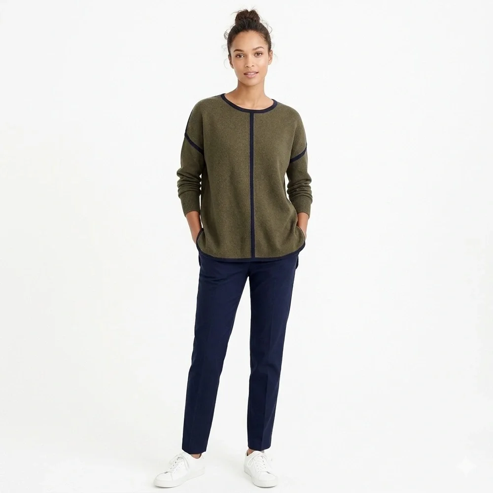 J. Crew 100% Wool Olive Crewneck Sweater‎ with Navy Contrast Trim Women’s Small